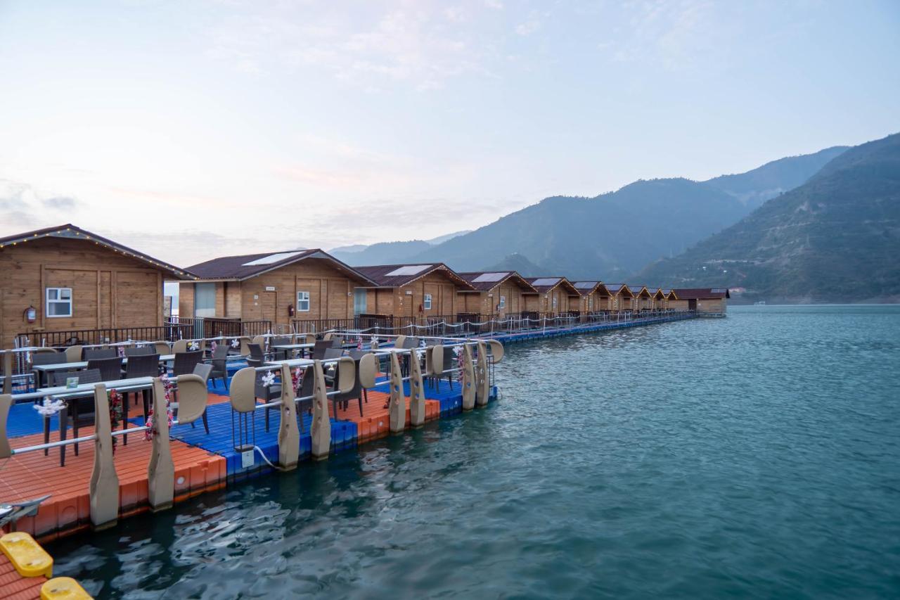 Le Roi Floating Huts & Eco Rooms Tehri New Tehri Exteriör bild